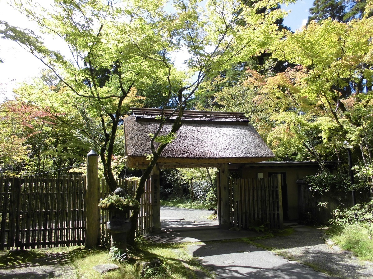 亀の井別荘.jpg