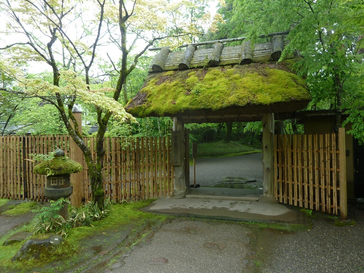 亀の井別荘.jpg