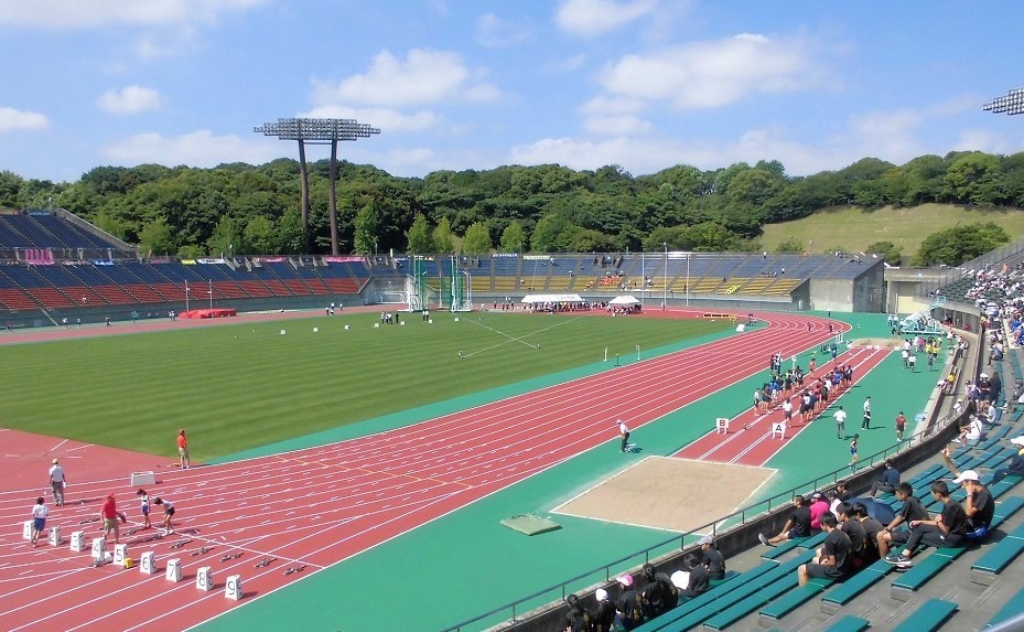 博多の森陸上競技場.jpg