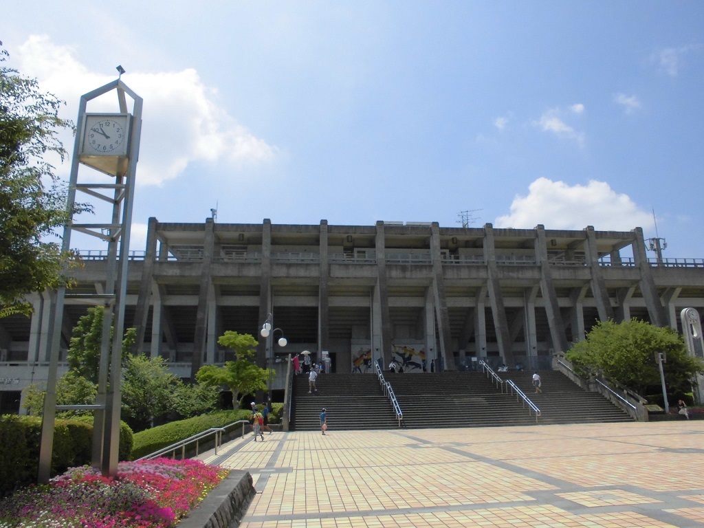 博多の森陸上競技場.jpg