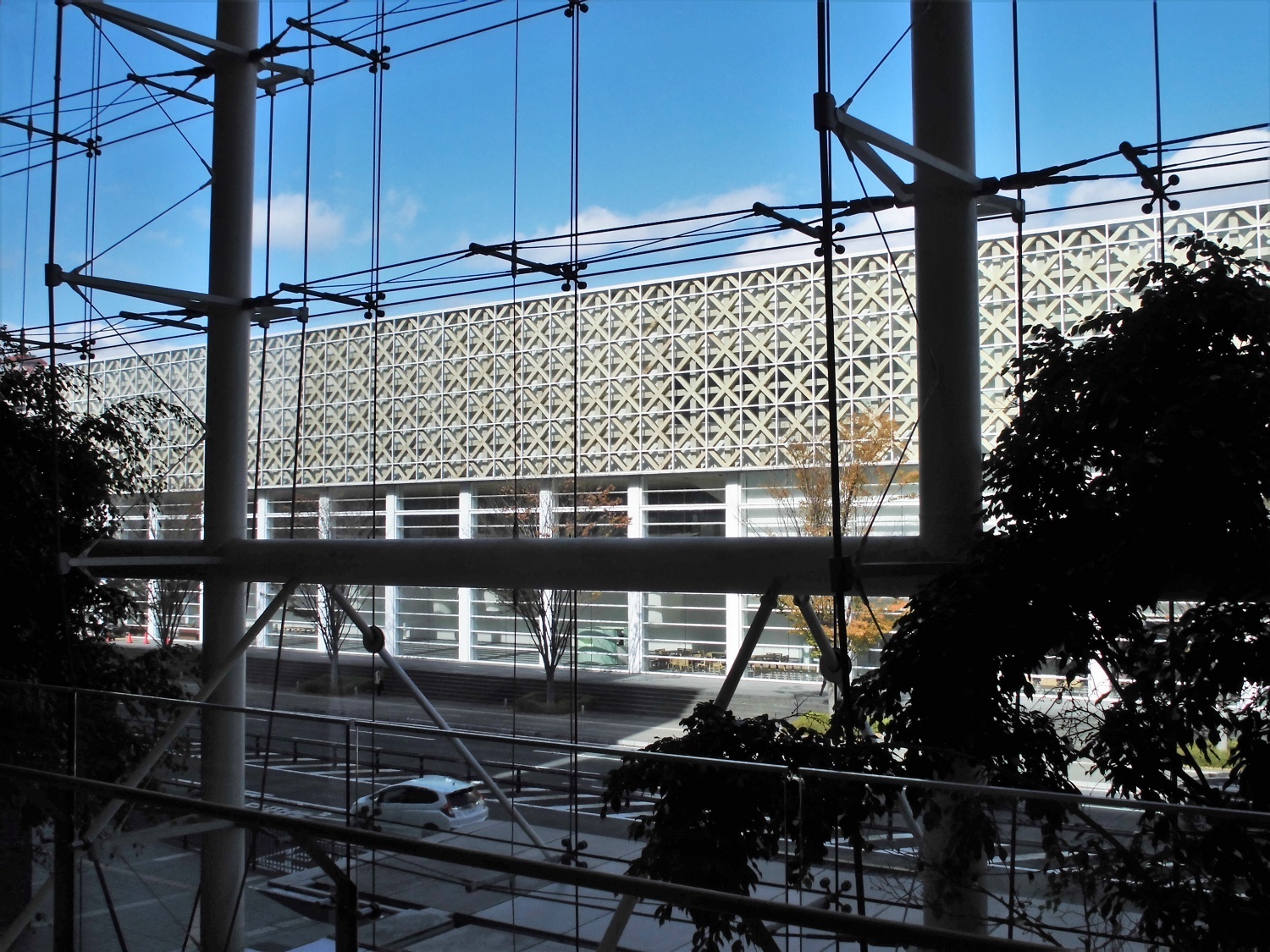 大分県立美術館.jpg
