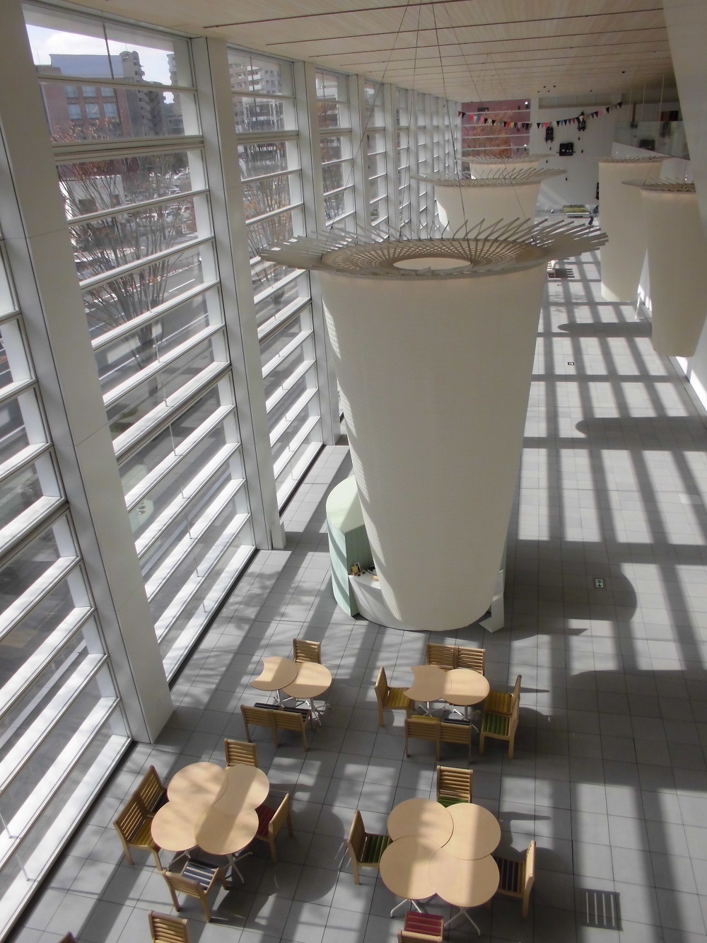 大分県立美術館F.jpg