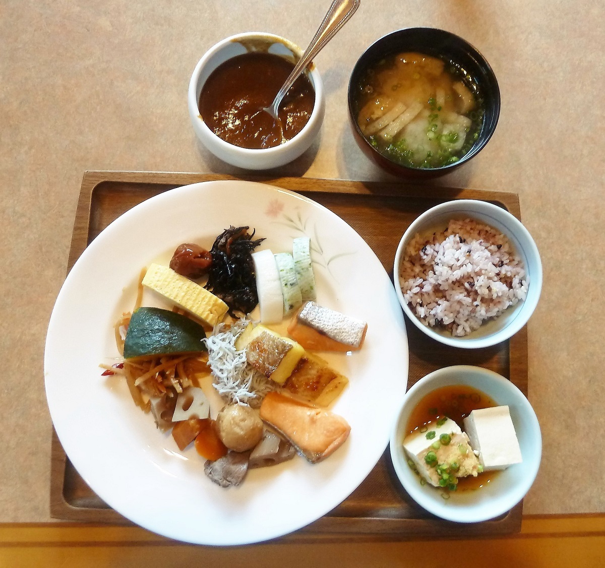 大谷山荘 朝食.jpg