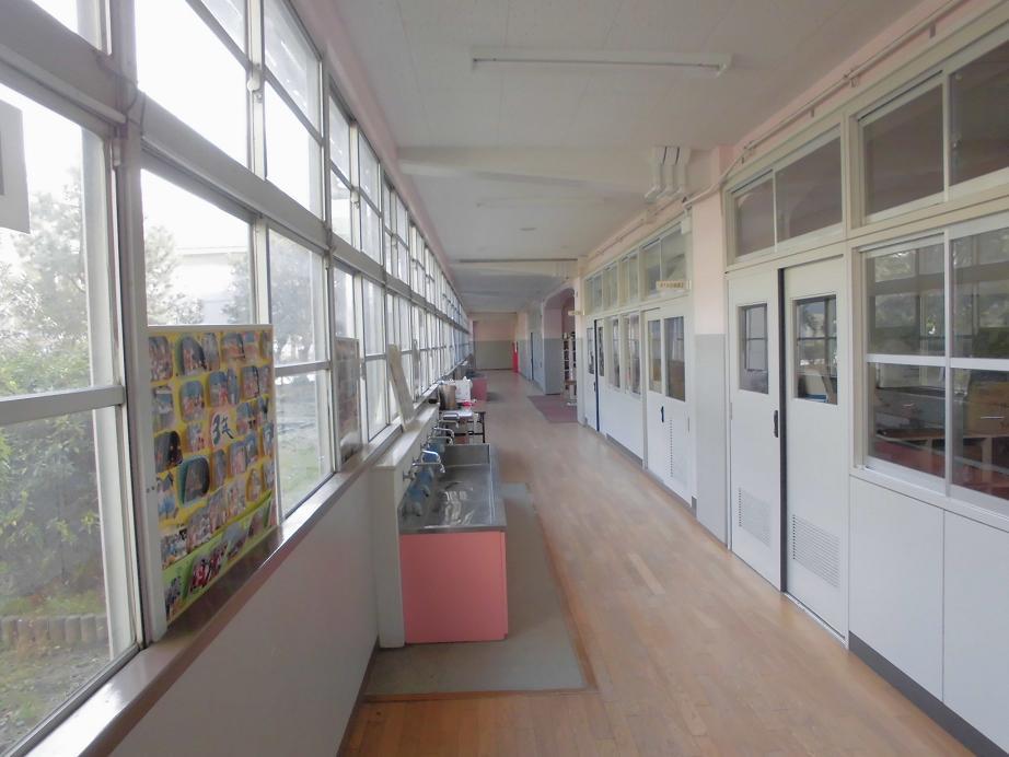 小学校教室.jpg