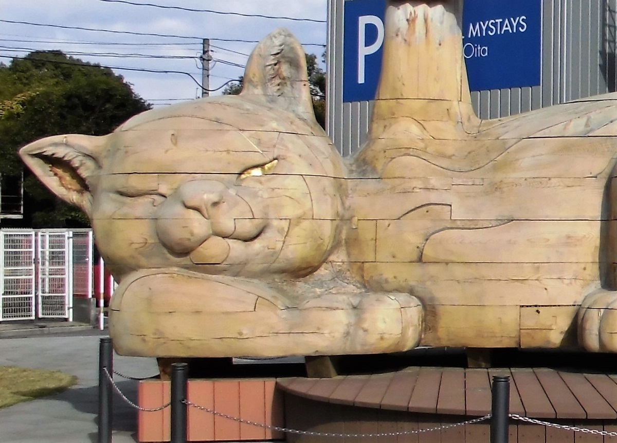 巨大寝ころび猫@.jpg