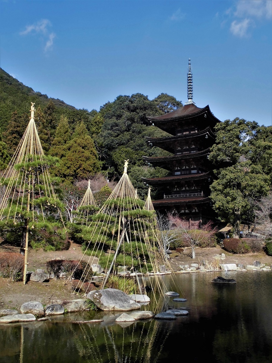 瑠璃光寺五重塔.jpg