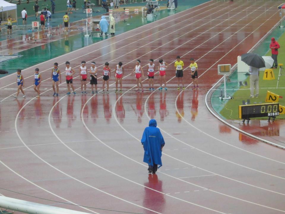 鞘ヶ谷競技場800m.jpg
