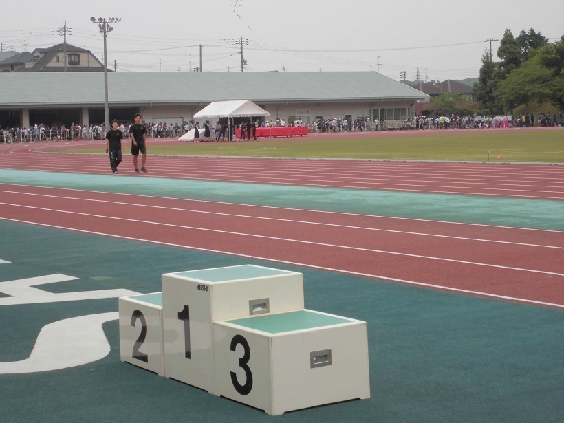 鞘ヶ谷競技場北九州市民陸上.jpg