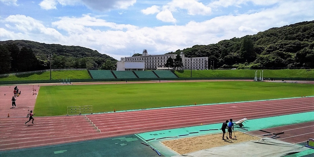 鞘ヶ谷陸上競技場0809.jpg