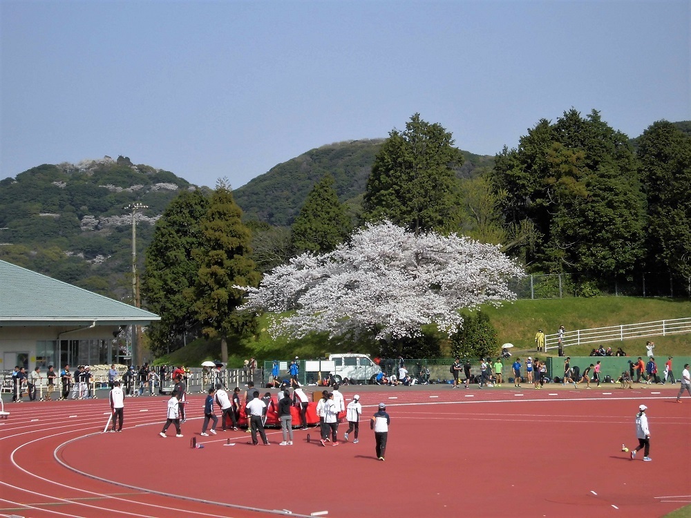 鞘ヶ谷陸上競技場2.jpg