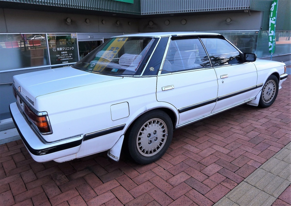 TOYOTA MARKUB.jpg