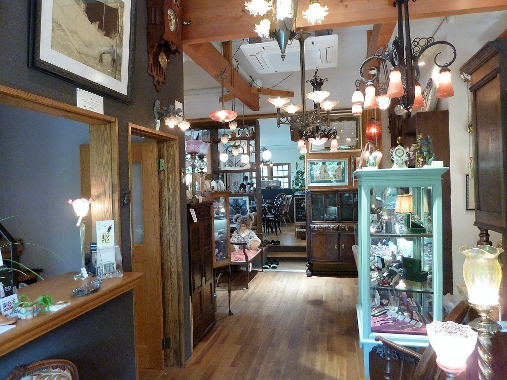 antiques & oldies2.jpg