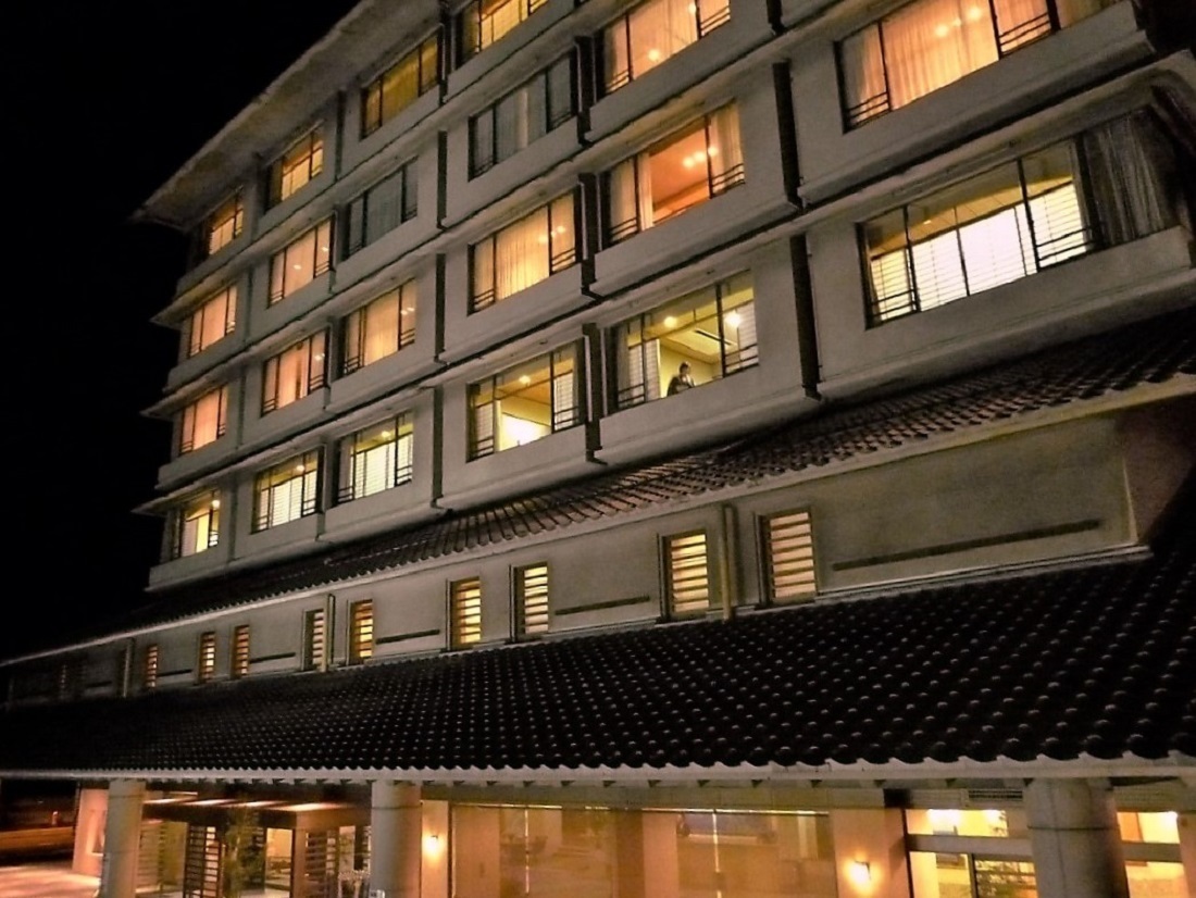 kawatana grand hotel.jpg
