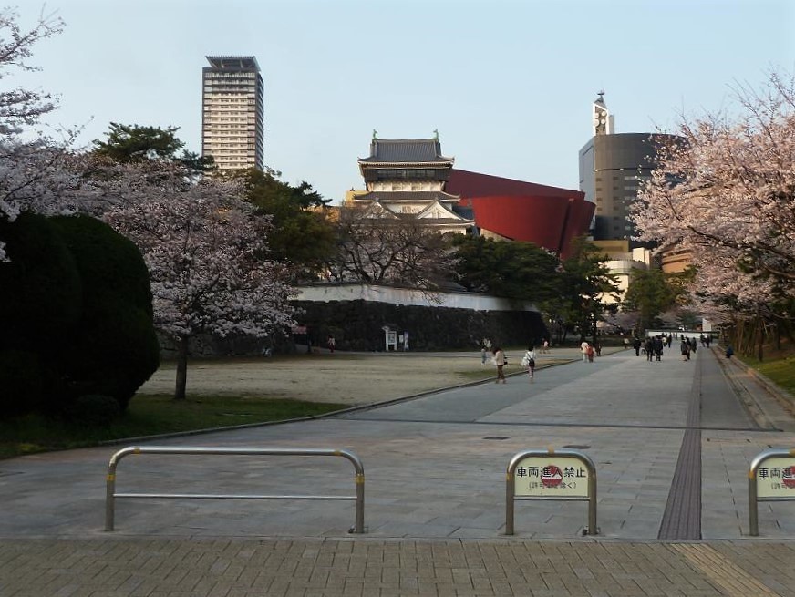 kokura castle.jpg