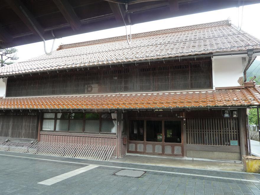 tuwano25.jpg